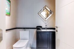 Laurel Wood Avenue (D10), Condominium #587681071